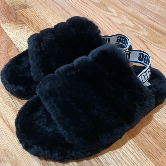 UGG Kid’s Boots & Slides Combo - Size 4 - Picture 6 of 8